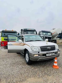 لاندكروزر • ٢٠٠٦ • ٧ راكب