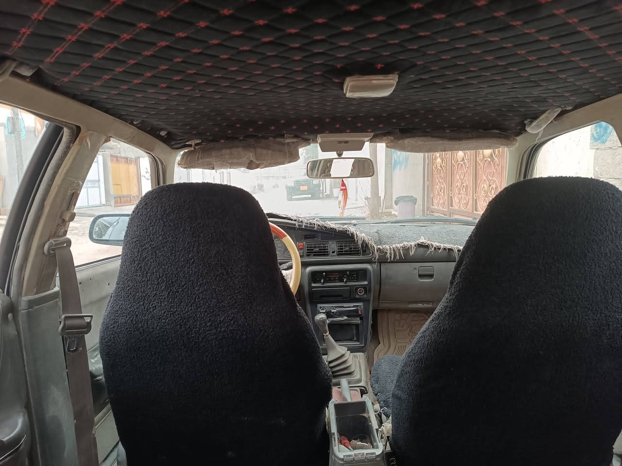 مازدا 8و بەخ سەنەوی حاسیبە و ئەوەلیات 
چوار تایەی لۆک 

 بەرگە کوشین و سەقفی تازەیە 

مەکینە و گێڕی بەشەرت 
هەمووگیانی بەشەرت 
دەعمو لێدراوی نیە و ڕزیوی نیە
15گەڵا 
***********
