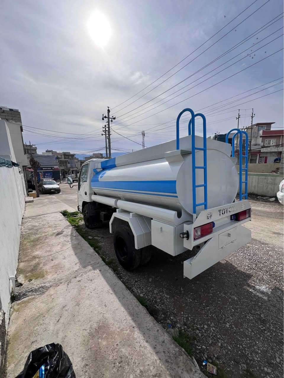 ئاسوزو ٢٠٠٨ بوفروشتن تەنکی گەلبەنایزە لوکە ئاوی تینەکراوە سەیارە جایزە بەشەرت تەحویل و خرامە زم ***********
*********** السليمانية, العراق
