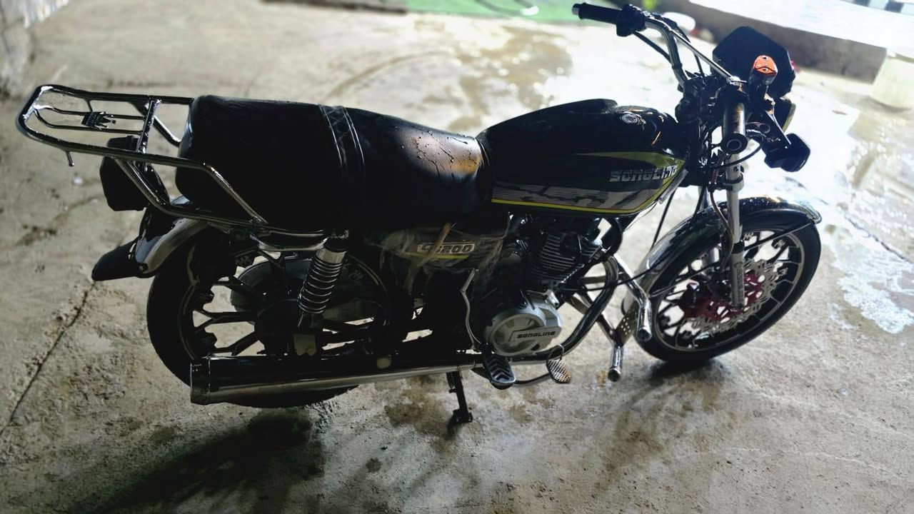 سلام عليكم
سيفان ٢٤ شغاله كامله من كلشي ديالئ الخالص تحويله سعر700وبيه مجال حك جيه رقم ***********
