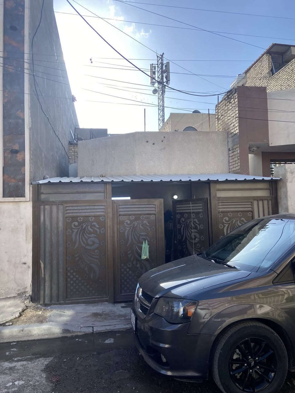 مشتمل 100م طابو صرف الثراث
السلام عليكم 
مشتمل 100م طابو صرف بأسمي 5*20 غرفتين نوم وكراج وصالة وحولي مدخلين البيت ومطبخ وحمام وتواليت داخلي وتواليت خارجي التراث شارع 60 ثاني فرع يمين والثاني يسار للاستفسار 
*********** و *********** 
السعر المطلوب 135 مليون وبي محال
