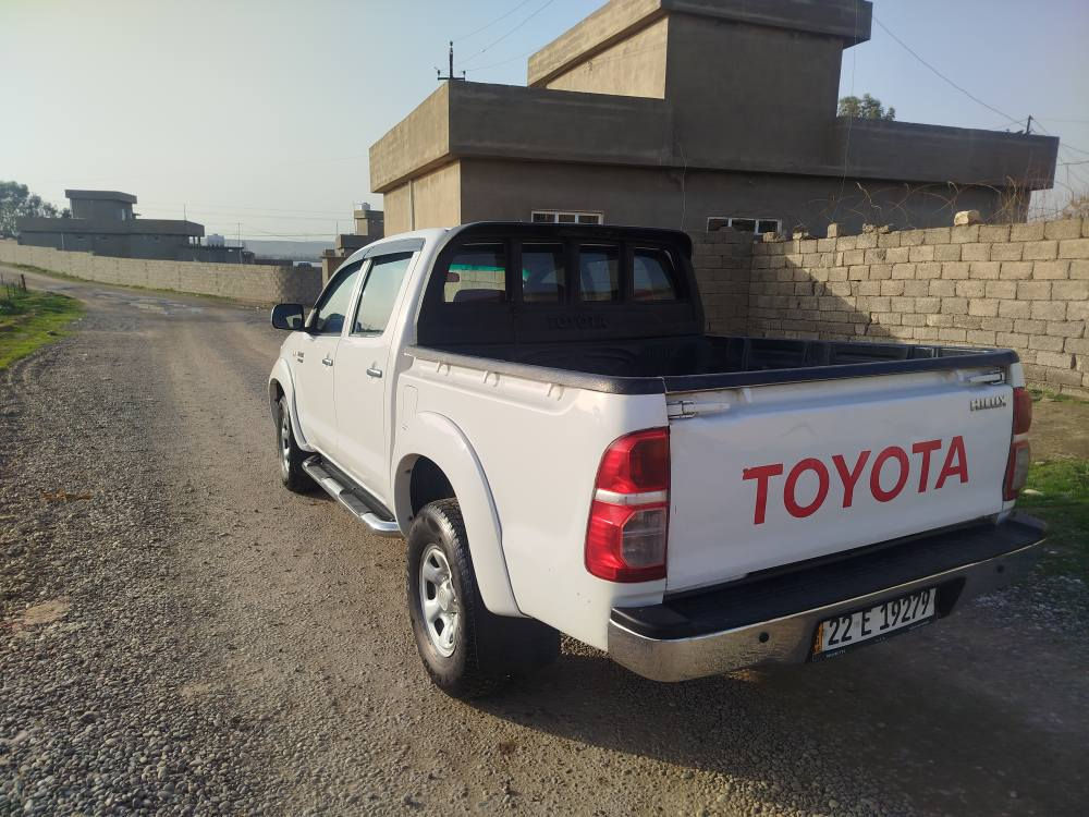 سەیارە مەرزیە مودێل 2009 دەبڵ ئەکسل بۆفرۆشتن 
گێڕ مەکینە تەقە و رەقە بەشەرت فعس هەزە نوێ سبوغ بەس سێ چوار بست لە بۆدی هەیتی باقی بەشەرت سعر 170 مجال ژ.م . *********** شقلاوة, أربيل
