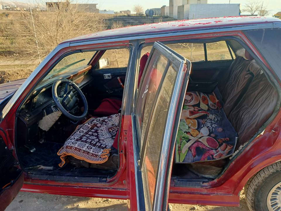 سۆپەر 85 ئاڕم پلاستیک سلێمانی هەیکەلی جوانە ئەکسلی مەزبوتە گێڕی مەزبوتە مەکینەی تۆزێ دەسکاری ئەوێ ناو دەرەوەی،جوانەو ماڵی فەقیرە سعرێکی زۆر هەرزان خوار هەموو بازاڕ  سعری 12 گەڵاو معامەلەیەکی برایانە لە سلێمانیم سەیارەکە هی من نیە ئەوە ڕەقەمی خاوەنەکەیەتی .. ژ.م *********** السليمانية, العراق
