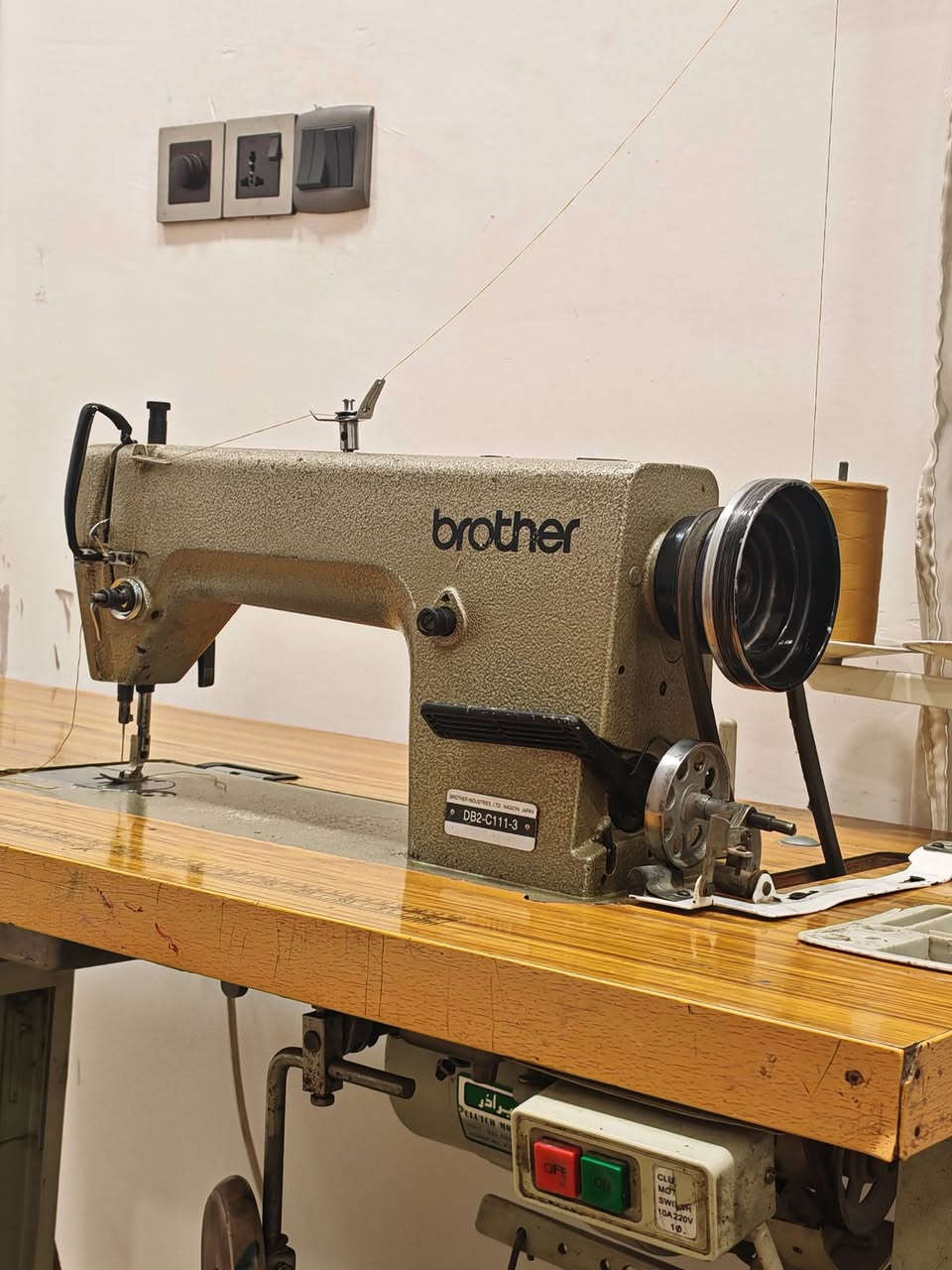 السلام عليكم
ماكنة خياطة برذر ياباني أصلي
نظافتها تقريباً 70٪ صالحة ماناقصها شي
السعر ١٦٠ الف أو بيها مجال قليل العنوان بغداد - الزعفرانية للاستفسار الاتصال على الرقم ***********
