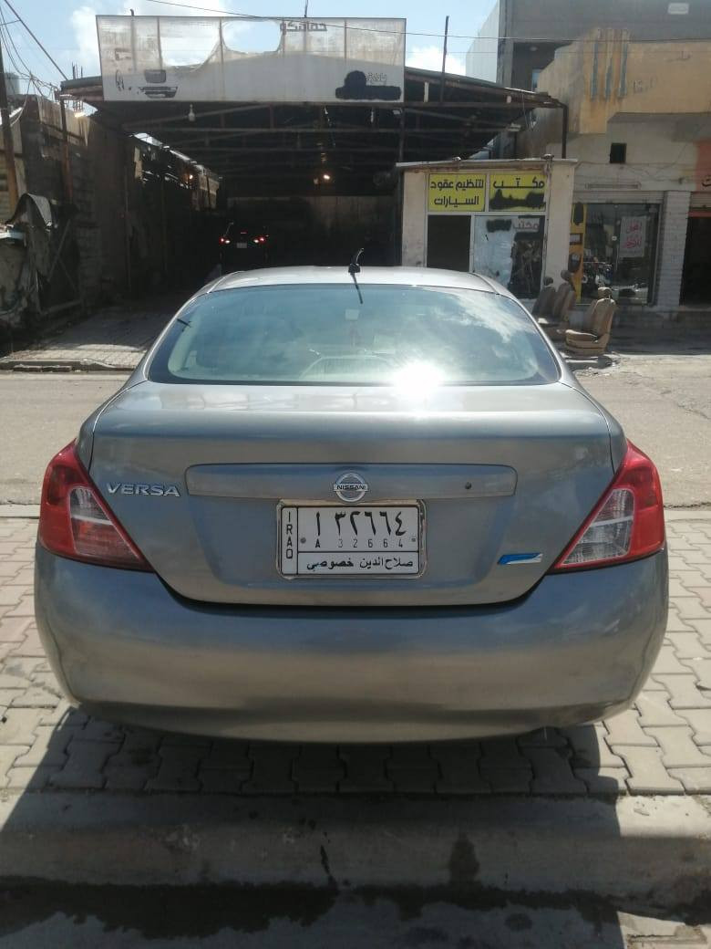 سلام عليكم نيسان فيرسا موديل 12 رقم صلاح الدين بأسمي مكينة گير بالشرط تبريد تدفئة شرط تخم تاير جديد عبوة فيت بم جديد دوشمة جديدة سيارة صبغ حزام بدون اي دواخل صور قبل الصبغ موجودة عندي السيارة صار اسبوع صابغها تحتاج بولش مكانها كركوك  سعر 74 وبي مجال الاتصال على الرقم ***********
