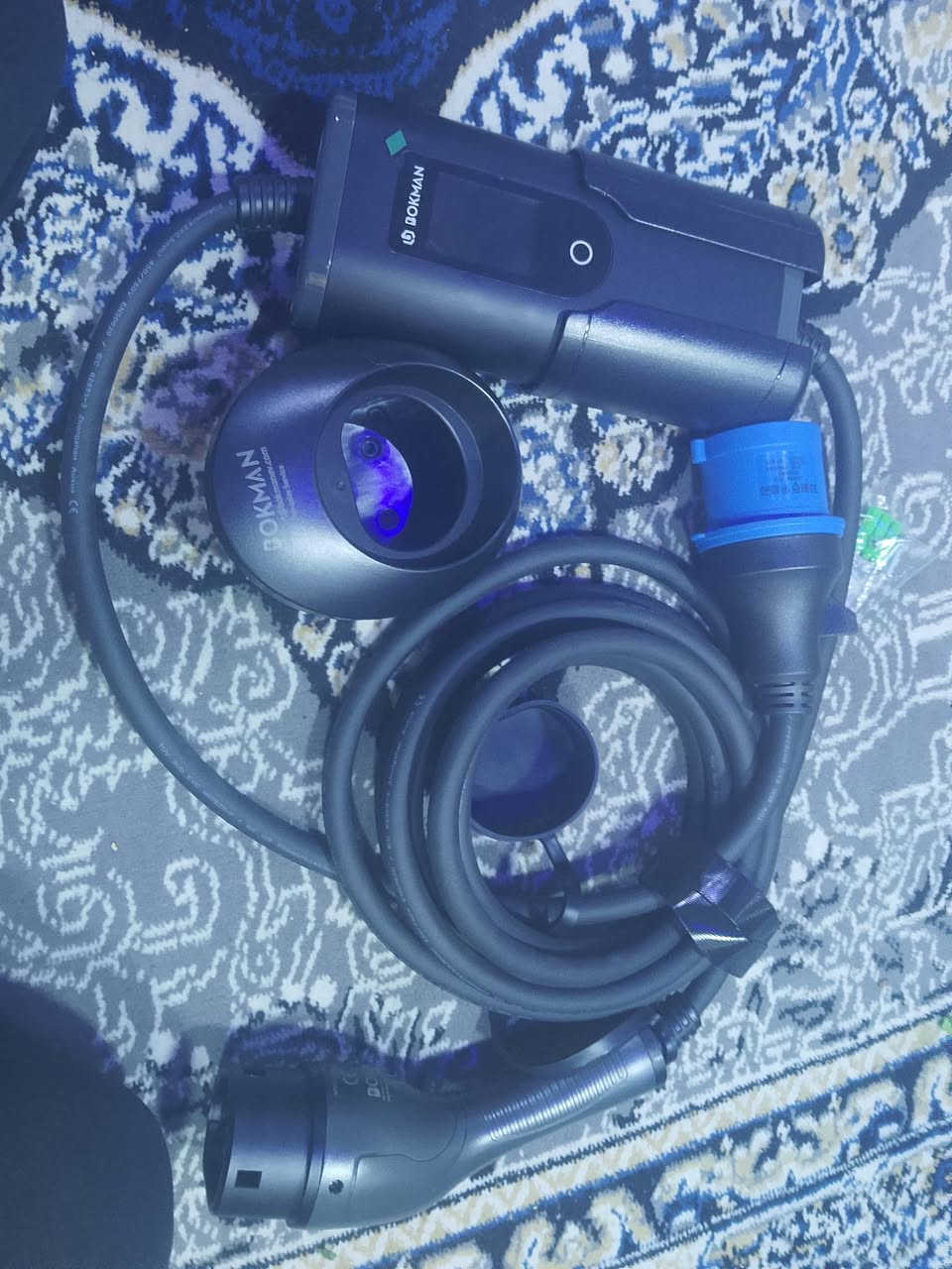 السلام عليكم ثنينهن 165 مع التوصيل 
شاحن 32 امبير + كيبل شحن 
ثنينهن جديدات ما مستخدمات


**إذا كنت صاحب هذا الإعلان وتريد حذفه لأي سبب، رجاءا أرسل رسالة إلى الدعم الفني**