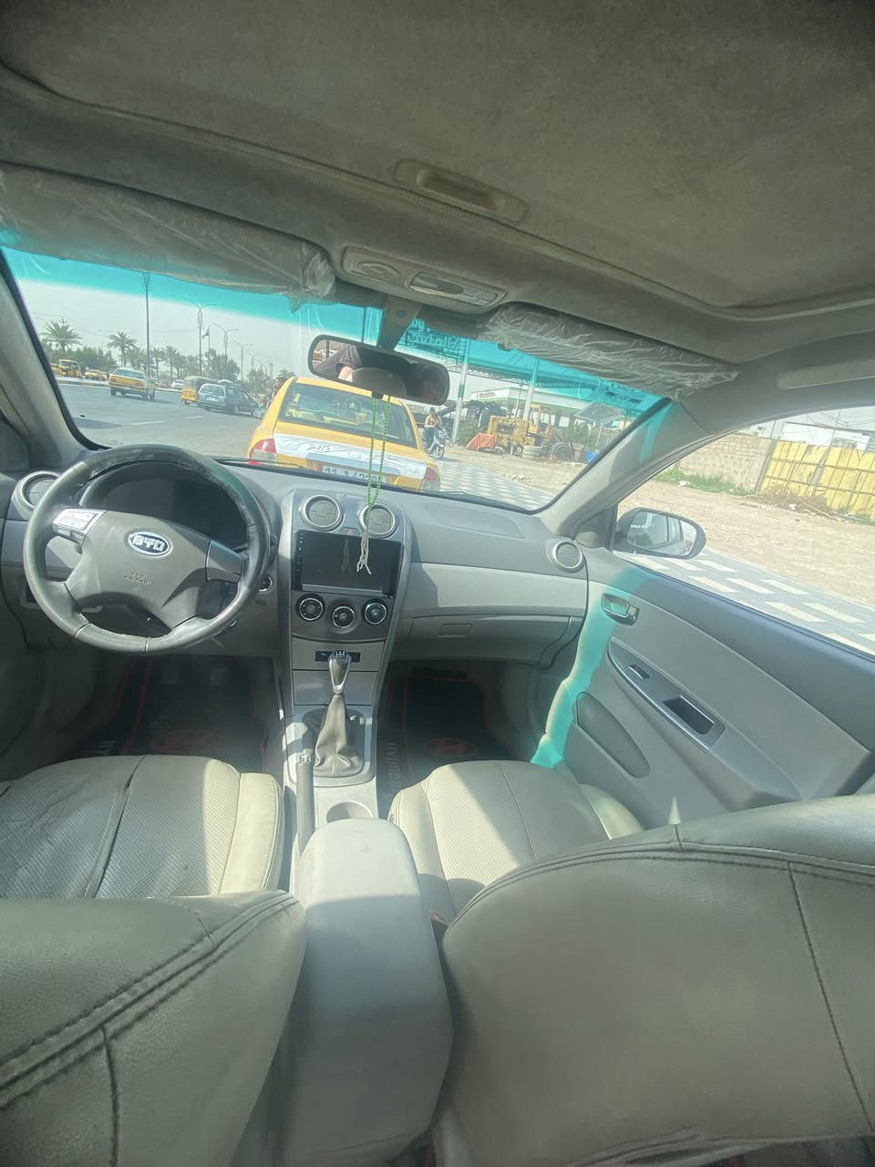 السلام عليكم سيارة بي وادي موديل 2013 لون رصاصي  مكفولة من مكينه وكير وكلج  تبريد شغال مكفولً ومكفولة من  الضربة بلادية والصبغ -كهربائيات جاهزة من كلشي  رقم إنكليزي بغداد سنوية باسمي _سعرها 60 وبيها مجال  

مكاني منطقه البلدايات 

***********
