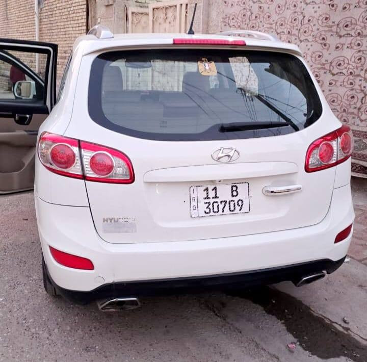 سنتافيا  خليجي 2011
رقم بغداد سنويه 2031 وتحويل مباشر 
 ٦ سلندر (٣٥٠٠)   ٧ راكب فور ويل
 ٣ قطع تبريد 
مري شفط اشاير بالمري  
تحكم ستيرن 
تبريد امامي خلفي   فتحه بسقف 
 تخم تاير جديد مكفوله كير  ومحرك وحداديه جديده عامه سونار موجود 
مكانها بالعماره سعرها ١٥٥ وبيه مجال للطيبين 
الاتصال على الرقم    ***********
