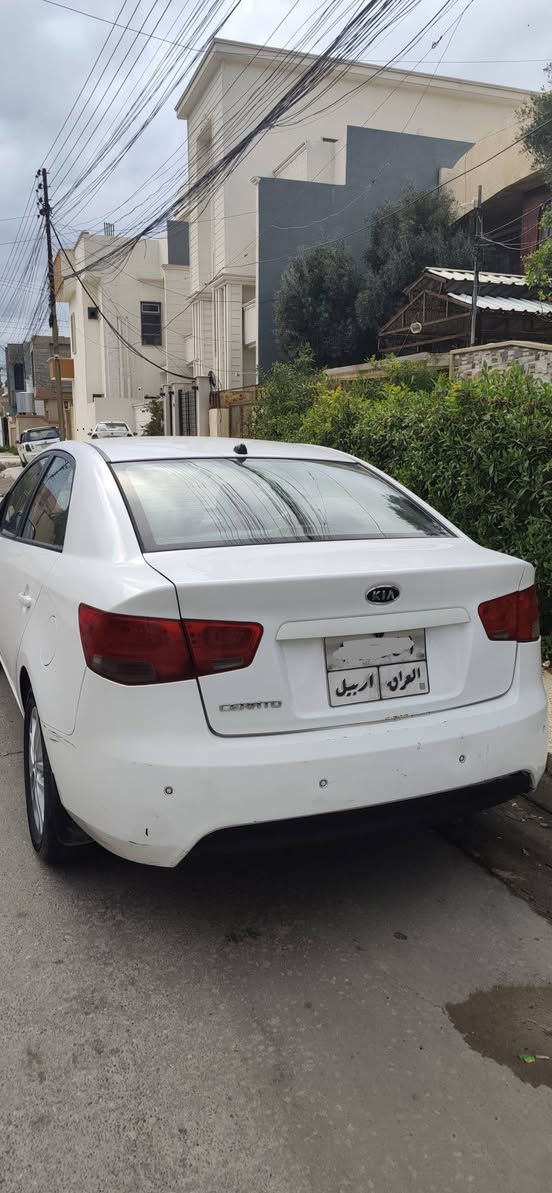 السلام عليكم
كيا سيراتو 2011 خليجي 
بدون صبغ نهائي فقط 3مكانات بارد ومرفق السونار المحترف
محرك 16دوش كير توماتيك وعادي شرط طخم وطخم تايرات شرط 
مواصفات 
تحكمات جهتين 
اشاير مري 
مري شفط 
5 ويل كب
شاشه مع كاميرا مع منافذ شحن
حساسات خلفيه 
السعر 98
***********
***********
