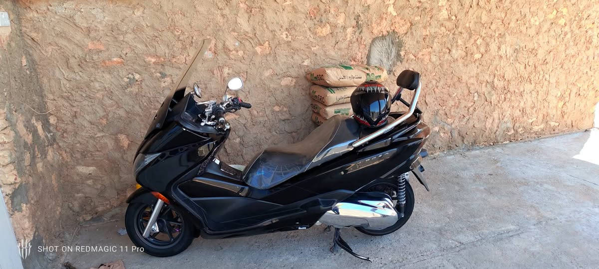 السلام عليكم 
فورزا  صفر عشرة S7
فول مواصفات فول تزويد
كلها نيكل 
بصمتين +جامه عاليه+ سبايدر عالي
3مودات قيادة عادي+اوتماتيك+سبورت
ماشية 22 قابل للزياده
بيع او مراوس شعندك شرط مرقم
(السعر 22$ ورقة) قابل للتفاوض
***********
