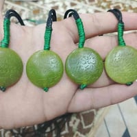 يا الله سلام عليكم اخوان متوفر حجر اليشم قلائد منقوش عليه آيات قرآنية ...