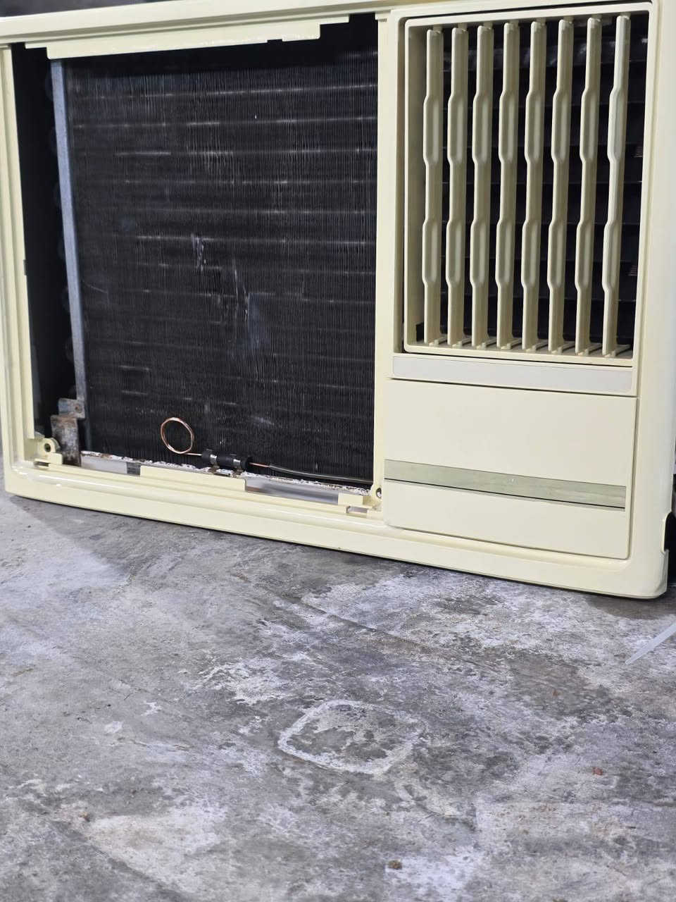 ا👋سلام عليكم ورحمة الله وبركاته ✅مكيف جنرال طن اونص نظيف كلش✅ تبريد ثلج🧊 مع ضمان تايلندي البلاد.🌅 في ابو الخصيب قرب كبه ابو جوزي🏚️ بي واتس ***********.   ***********.     ،📞.  توصيل موجود. ✈️
