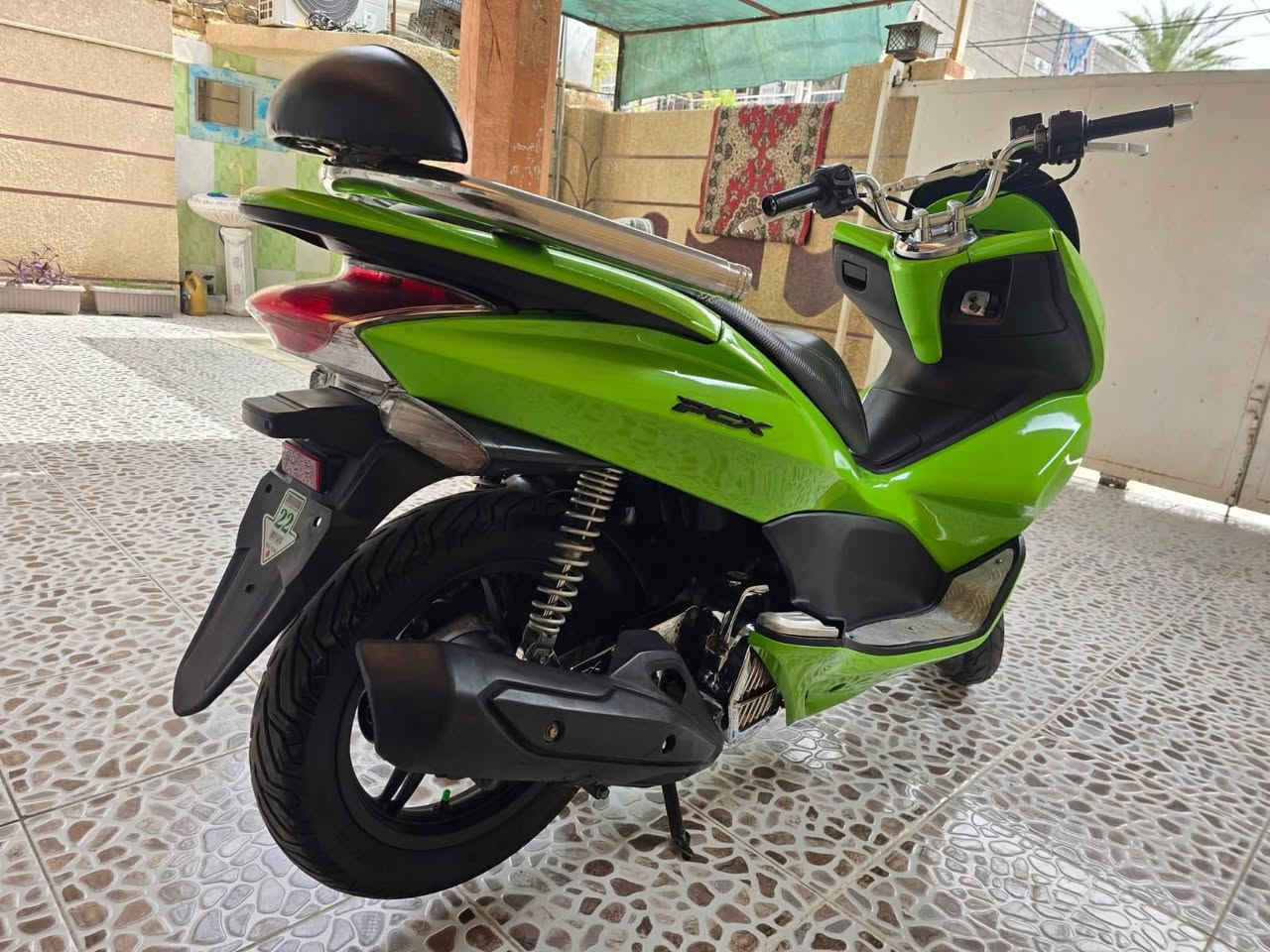 سلام عليكم
pcx /جيل اول jf  /150c
دراجة خير من الله كفالة تجي تفصح يلا تشتري 
حساس ازدحام 
حساس ستاند 
 لون مميز 
يدات بريك رياضي  تخم تاير جديد دهن امزويل 
سعرهة 1500و بيهة مجال شراي اتصل  مو شراي لا دوخني رحمه ع والديك 
*********** /مكاني ديالى بعقوبه باب درب
