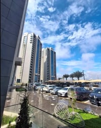 ⸻  🏡 شقة مميزة للإيجار – مجمع البروج  📍 العنوان: مجمع البروج 📐 المساحة...