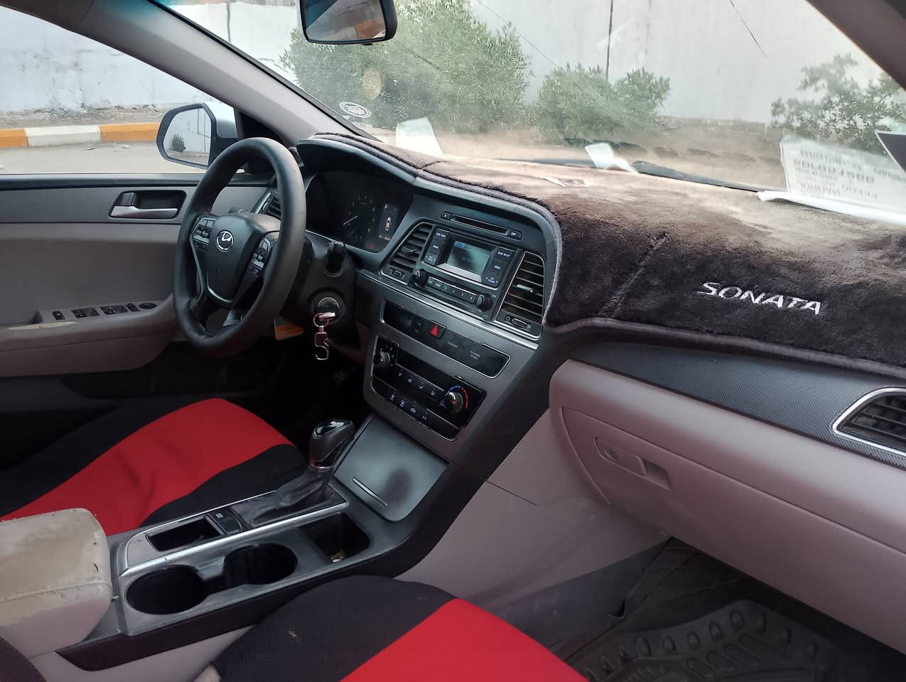 السلام عليكم سوناتا للبيع موديل 15 حره تحويل ثاني يوم وارد امريكي حادث قطعتين جاملق وبنيد ولباقي كفاله ضربه وكص وعيب شرعي سياره جاهزه كير ومكينه جدد حداده تبريد تخم تاير جديد دوخل جدد السعر 105 وبيها مجال مكان السياره قضاء القرنه الستفسار علئ هاذ الرقم ***********
