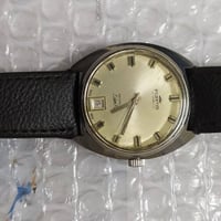 ساعة • للبيع