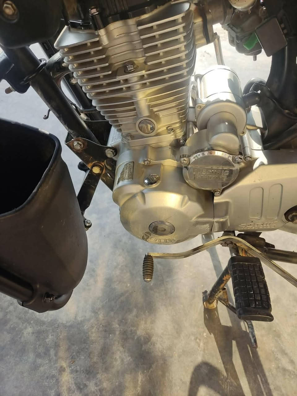 للبيع 
موديل24
محركc 200
السعر 650بي مجال 
اوراق كامله 
مكان تاجي مشاهده
***********
