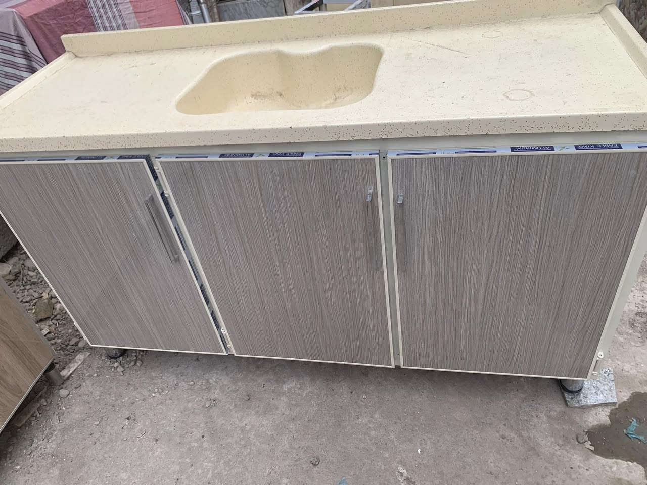 3قطع كله مرمر ابواب هيدروليك اج دي اف داخل المنيوم السنك ابد مامستعمل كفاءات سيديه


**إذا كنت صاحب هذا الإعلان وتريد حذفه لأي سبب، رجاءا أرسل رسالة إلى الدعم الفني**