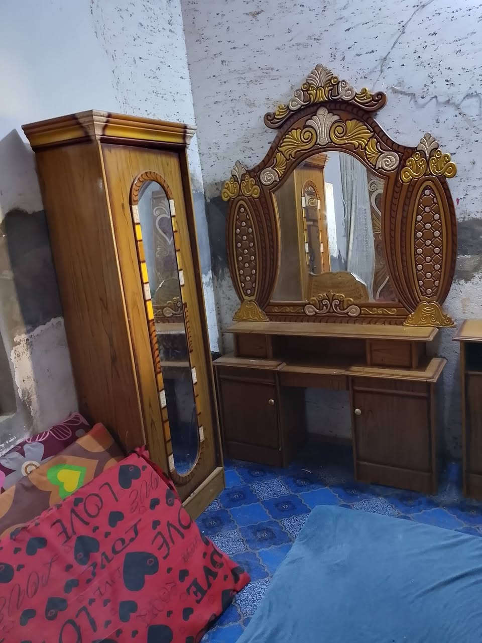 غرفه اخشاب للبيع المكان ديالى خان بني سعد قبيله الانتصار 500 وبيها مجال الرقم التليفون***********
