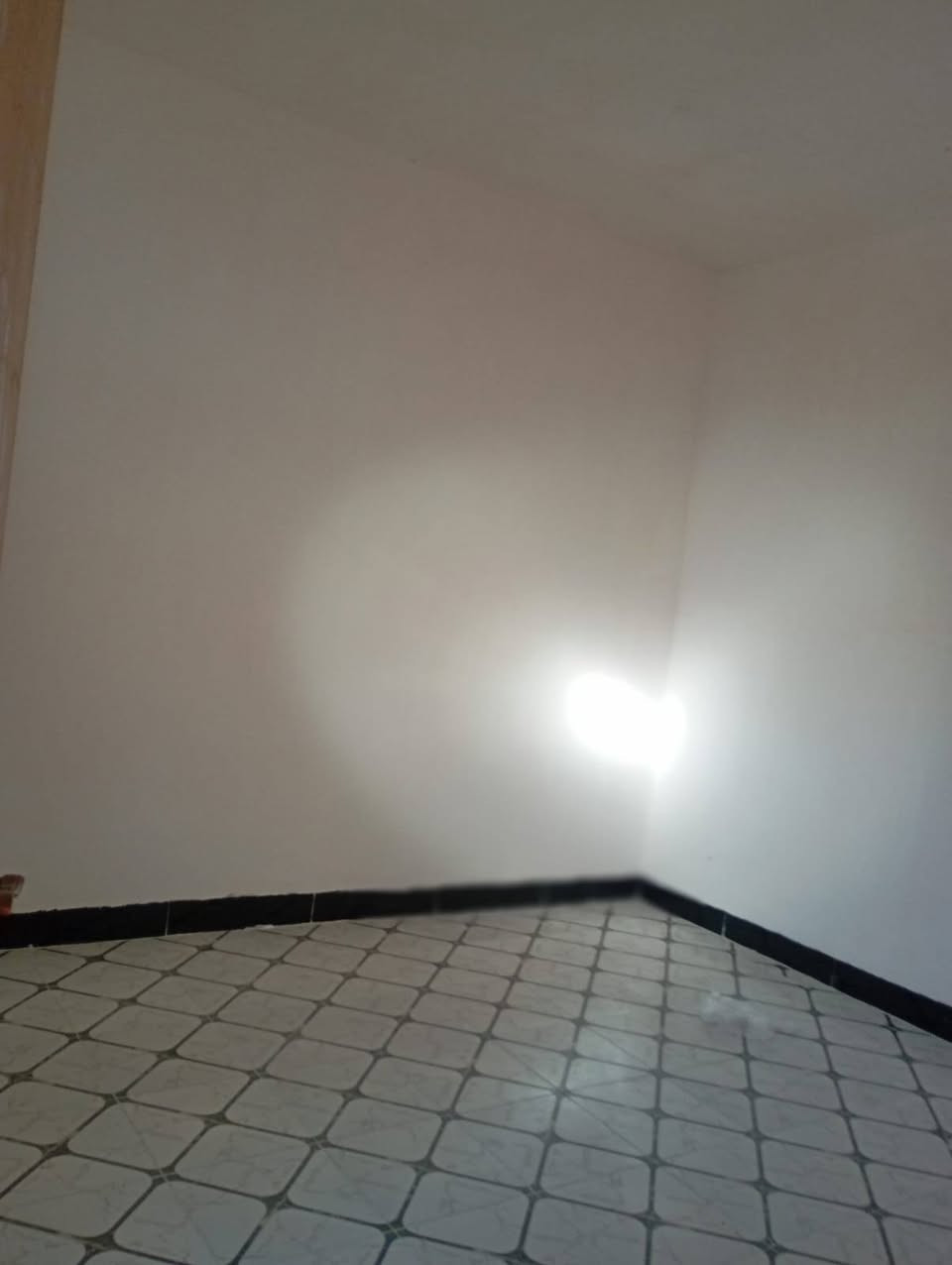 🏡دار للبيع🏡
المساحة: 65 متر مربع
✅ #طابو_زراعي_سند_25_أقرار_محكمه
السعر: 24 مليون  (مع المجال)
الموقع: النجف شارع الصب عمود 314

مواصفات البناء:
غرفة/ صالة معزولة/مطبخ معزول/ صحيات خارجية مكشوفة
بناء مرتب (أساس + سقف كونكريت + طابوك)
أرضية بورسلين أبو الـ 60

الخدمات:#بعد_عن_سوق_100م
ماء كهرباء مدارس سوق تبليط مولد

للاستفسار والاتصال:

***********
