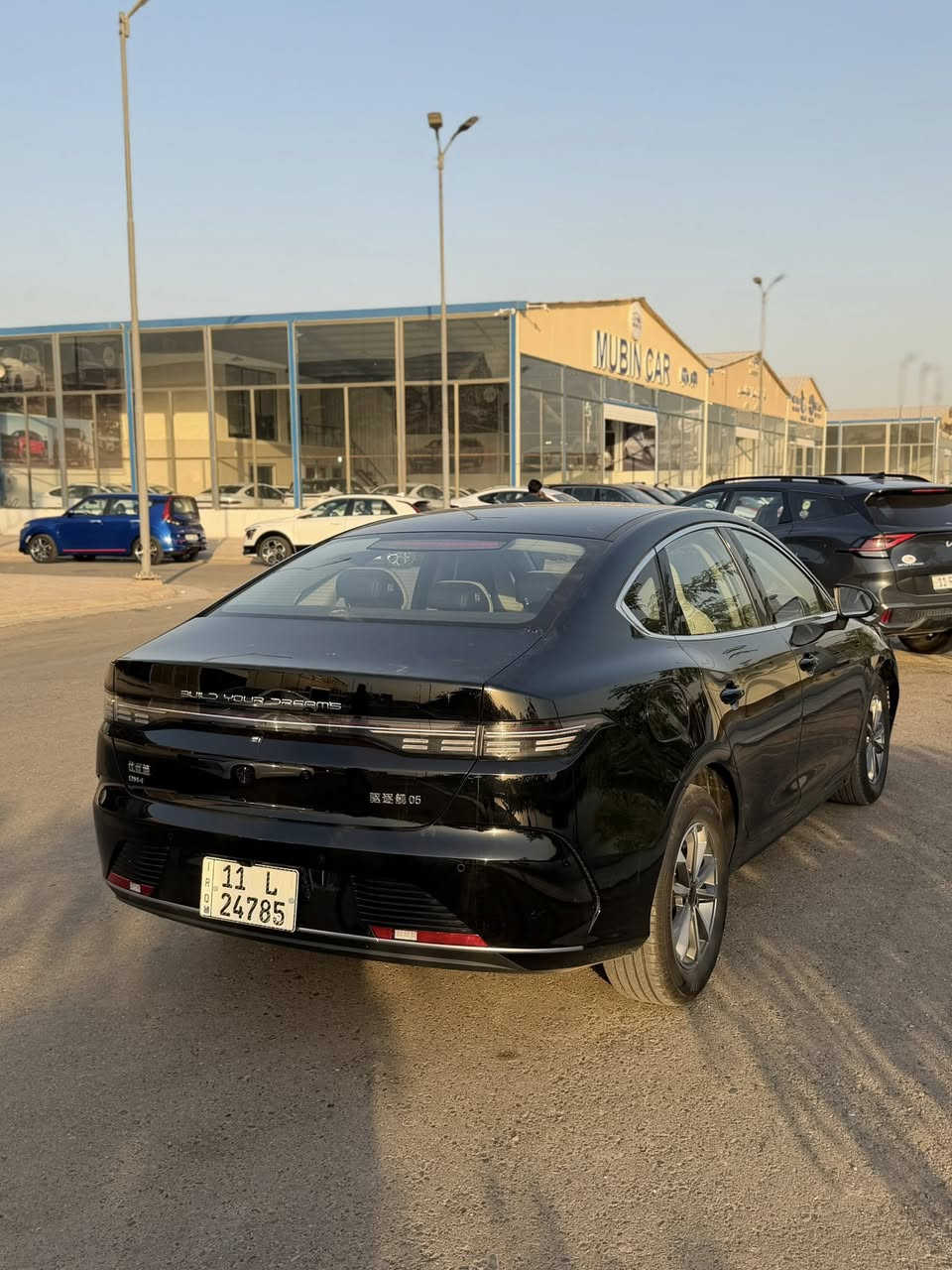 بيوادي دستروي موديل 2025 
صار بيه طخه بالبنيد بدون دواخل 
شباك مكسور موضح بالصور 
سعرها 18100 
العنوان بغداد 
الهاتف ***********
