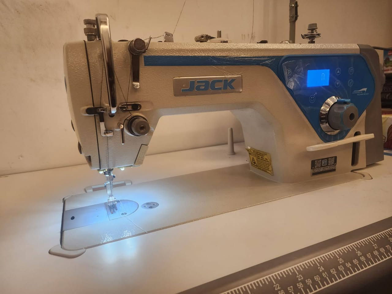 مكينه خياطه  مستعمله اسبوع فقط بعدها بجيساستهه صناعي  تعالي خاص وتدلل


**إذا كنت صاحب هذا الإعلان وتريد حذفه لأي سبب، رجاءا أرسل رسالة إلى الدعم الفني**