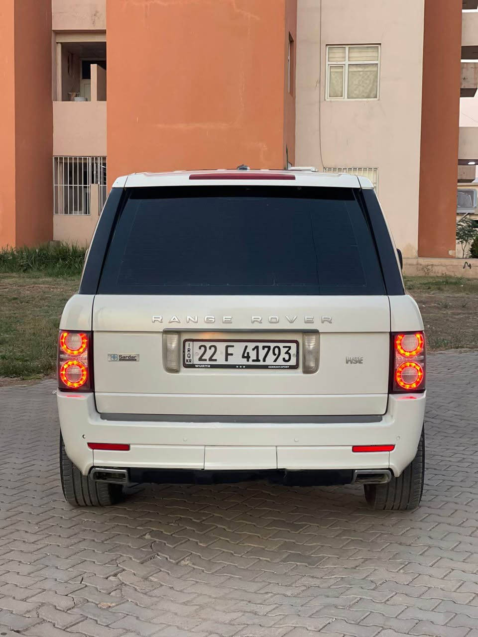 السلام عليكم للبيع او مراوسه بسياره رقم شمالي رنج روفر فوك 

‏Range Rover Vogue
لون ابيض موديل 2010 وكالة شركة سردار خليجي 
رقم أربيل وكالة او تحويل مكفولة كفالة عامة من الضربة والصبغ والتصليح
فول مواصفات
أوتو بايكرافي
مواصفات..فول فول
🛑مثبت سرعته
🛑تحكم استيرن جهتين
🛑صندوك شفط
🛑لايت زنون
🛑شاشه كوشن
🛑كشنات كهرباء وجلد
🛑إناره ترحيب مرآة
🛑حساسات امامي خلفي
🛑حساس امطار 
🛑جكات جوبليس 4 اطارات 
🛑فتحة سقف 
🛑تبريد ثلج قطعتين امامي خلفي 
🛑هاند بريك Auto
🛑 5انظمة قيادة 
🛑دفع رباعي
🛑مكينه 8V عادي بدون سوبر
🛑12سماعه🎧 
🛑4تايرات جديد 
🛑شركه سردار🏢
🛑8ارباك
🛑 سبير ويل كب 
🛑دبل اكزوز 
وبيها هواية مواصفات السياره خير من الله 

مابيها أي نقص وبالخير ع الياخذها   ‎
مكان السياره قضاء  عقرة بين اربيل و دهوك السعر 135 ورقه ومجال الشراي يتصل ع الارقام 
***********-بي واتساب
***********- بي واتساب
*********** أربيل, العراق
