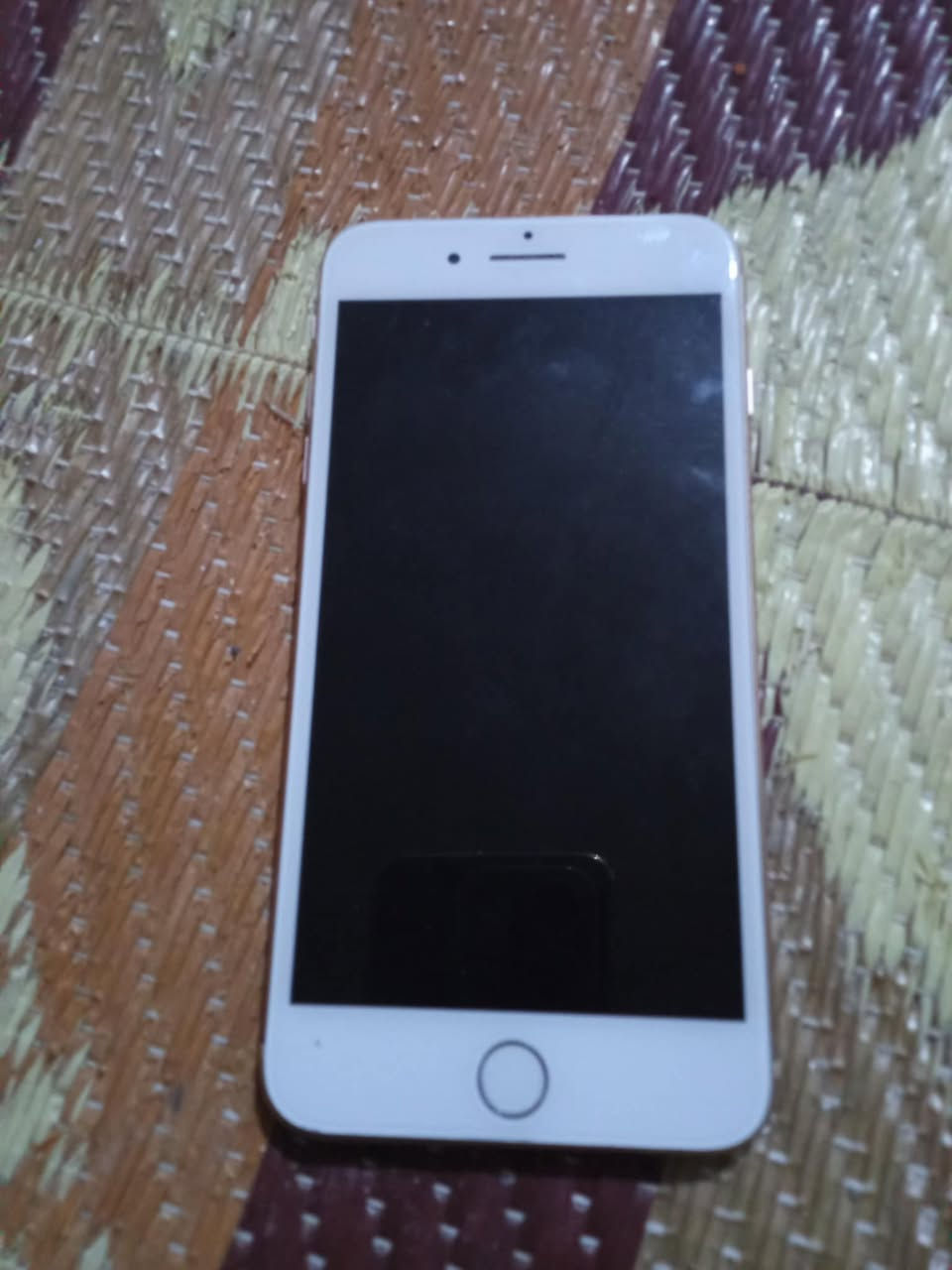 ايفون ٨ بلاص نضيف حيل مبدل شاشه وبطاريه ذاكره ٦٤ بطاريه ١٠٠ سيم كرت مخابره وايفاي فول السعر ٦٥ قفل قفل قفل *********** مكاني حي تنك يم حديقه شارع ٢٠
