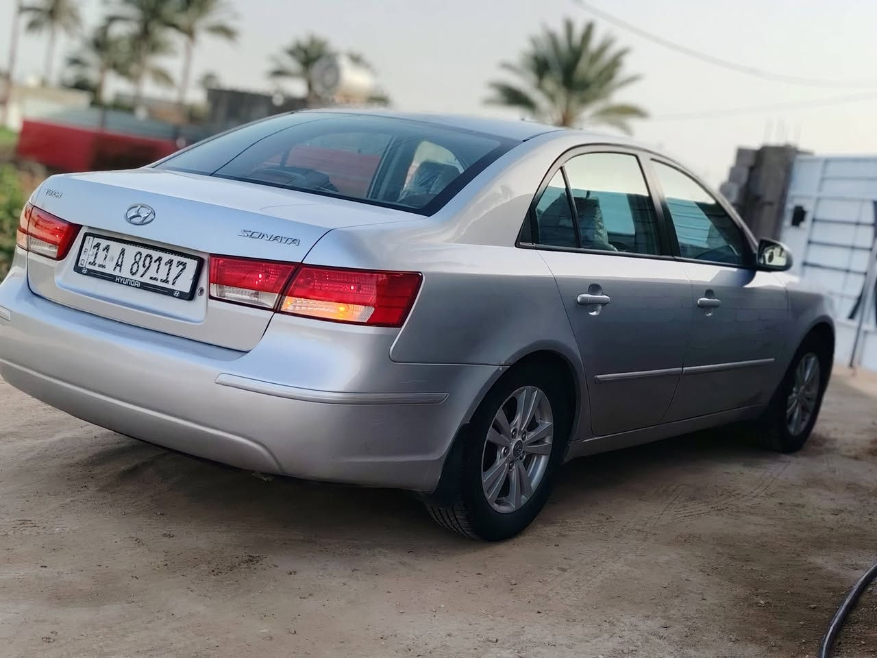 سلام عليكم سوناتا خليجي موديل 9 بيه قطعتين بدون داخل وبدون معجون فقط رش سونار مع صور رقم بغداد انكليزي وباسمي تحويل مباشر السياره جاهزه كير محرك تبريد حداديه كله جديده مذب عليه الف السياره ماشيه 200الف السعر 125وبيه مجال حك جيه مكان السياره بغداد اليوسفيه *********** 
***********
