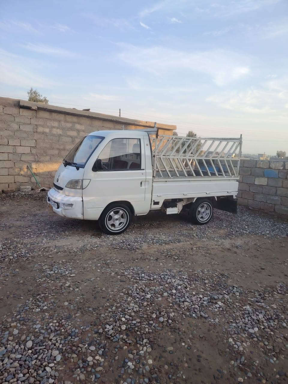 سلام عليكم كيه هيفة للبيع موديل 2007 محرك كير اكسن شرط شاصي شرط تايرات جدد أوراق  كاملة سيارة حلوة مال جنية جاهزة السعر 22 وبيها مجال قليل الشراي يتصل مكاني الشرقاط ***********
