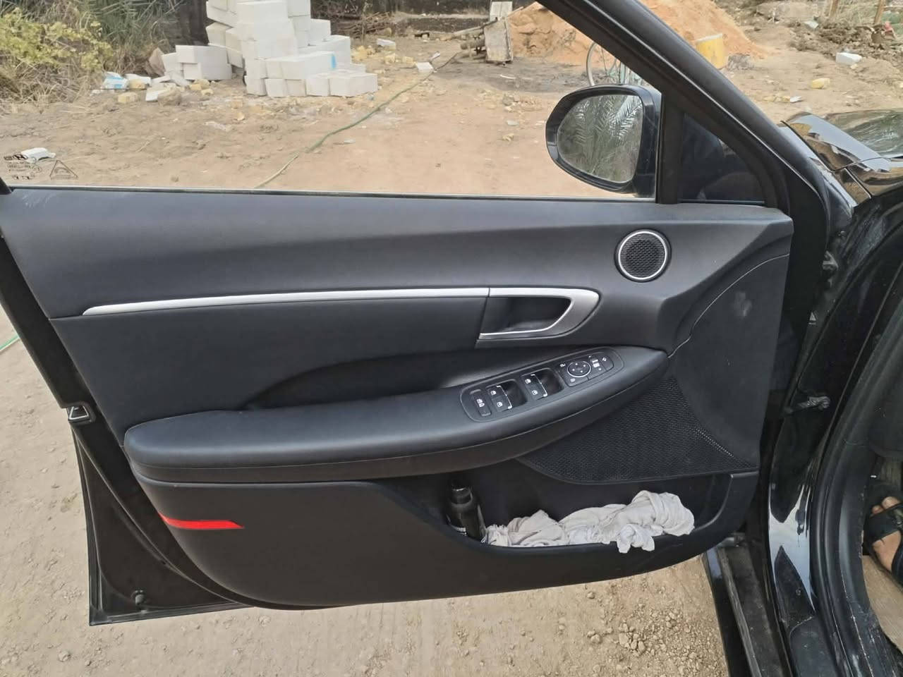 بيع
هونداي سوناتا 2025 
دخول جديد  
كفاله عامه 
السياره بدون ارباك 
مواصفات 
بصمه 
رادار امامي وخلفي
السعر 180 وبيها مجال 
مكان السياره الدوانيه سنيه 
للاستفسار : ***********
