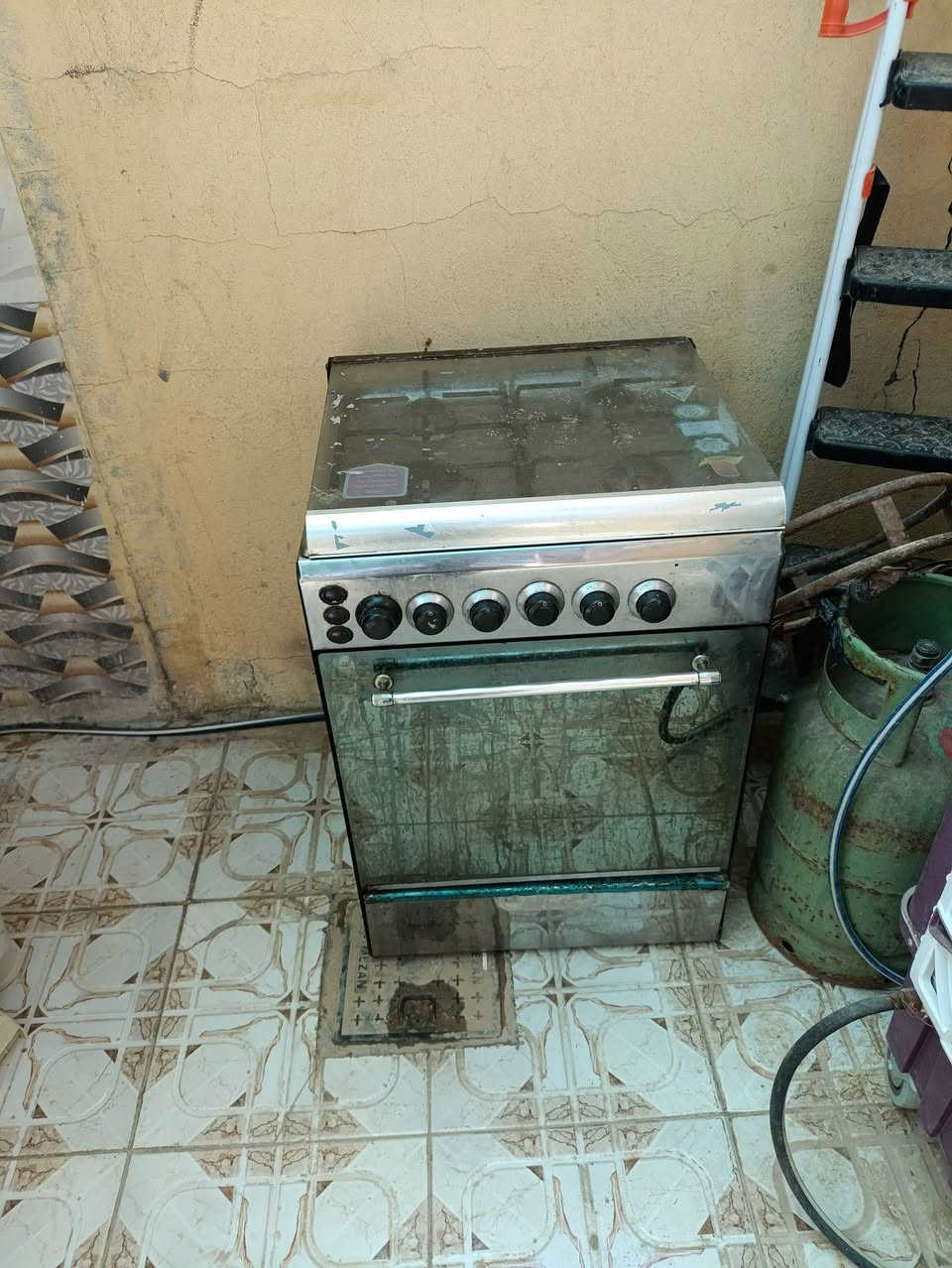 طباخ نظيف للبيع السعر 100 وبيه مجال التواصل خاص


**إذا كنت صاحب هذا الإعلان وتريد حذفه لأي سبب، رجاءا أرسل رسالة إلى الدعم الفني**