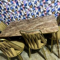 ميز طعام • نظيف • ما بيه عيب