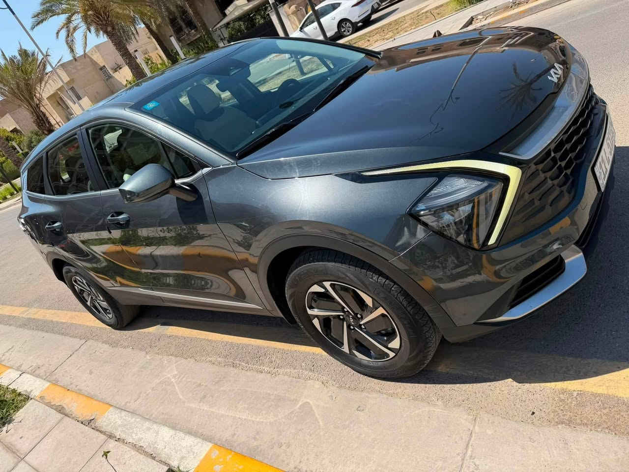 سبورتج 2023 للبيع بغداد
حادثها جاملغ السايق بدون ايرباك بدون دواخل مصبوغ نفسه وهنا بالعراق بيها باردات بنفس جهة السايق 
هايبرد 
ماشيه. 30 مايل بس 
السيارة جديده بحالة الوكالة 
كير ماوس
شاشات 
رادارات امامي خلفي 
توقف ذاتي 
ترحيب 
كشنات جلد بيض 
لونها رصاصي داكن كلش حلو 
سعرها 171 وبيها مجال قليل
***********
