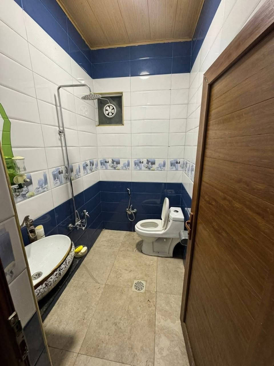 للأيجار شقه تجاريه مأثثه على شارع الخيزران نفسه ✅
تحتوي الشقه على مكتب وغرفه نوم ومطبخ وخدمات ✔️

* يمكن ان تأجر مع الاثاث او بدون 

الأيجار مع الاثاث 700$ قفل 🔒 

الأيجار بدون اثاث 500$ قفل 🔒 

الموقع السيديه شارع الخيزران 🔱

_____________________________________

للأستفسار اكثر تفضلو بزياره مكتب الطائي للعقار 💎

السيديه شارع المركز عماره شركه السراب للمطابخ ✔️

او الأستفسار ع الارقام ادناه 📞↘️↘️ (متوفر واتساب )📌🔛

***********
