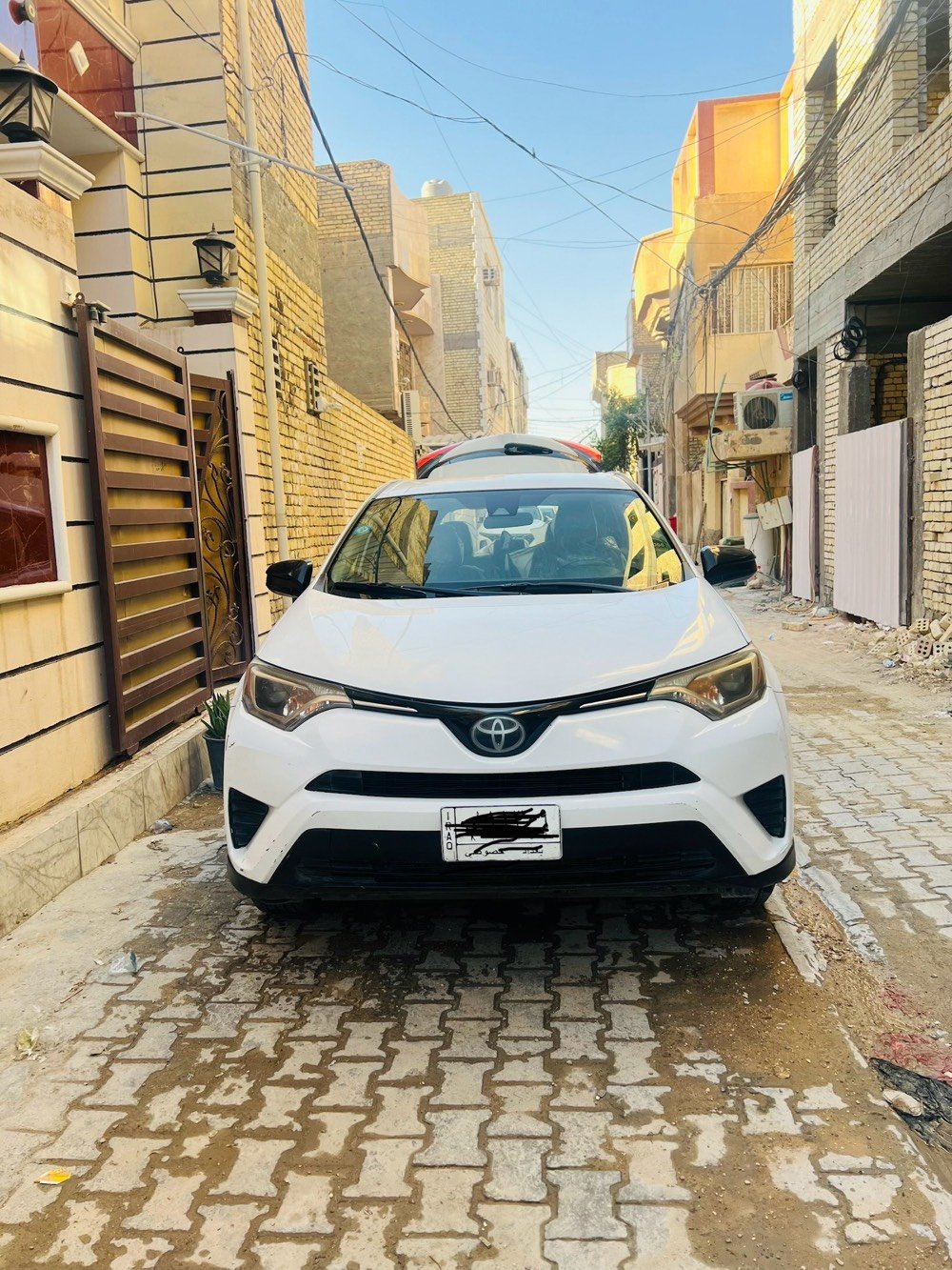 سلام عليكم raf 4 2018  امريكي للبيع قطعتين صبغ بدون دواخل قبق جنطه وباب السائق سونار موجود سياره نضيفه جدا ماشيه 150 الف السعر 165
او اتصل على رقم 
***********
السياره موجوده ب كربلاء مركز مدينه