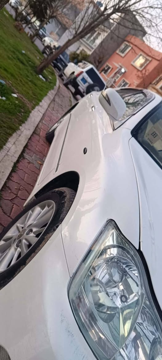 سڵاوی خوا لە هەموولایەک 

شاهینە مووس مووس مووس 
مەکینە بچووکی گێر بچووک 
ناو زەرد 
مۆدێلی 2005
ئاوێنە ئیشارەت 
۳دوگمە 
سەقف و حیزام بە شەرت 
کەڤەر گۆراو بە شەرت 
شانسی کۆسەرە بە شەرت 
۳پارچە بۆیاخی ئەوروپایی هەیە 

وردە مەسروفی تێدایە 
ناو و دەرەوەی زۆر جوانە 

پارەی بڕاوەیەکە 

شوێن سلێمانی 
نرخی ٥٦معامەلەیەکی زۆر کەم 

مووشتەری نیت سەرم مەیەشێنە بڕای منی 

*********** السليمانية, العراق
