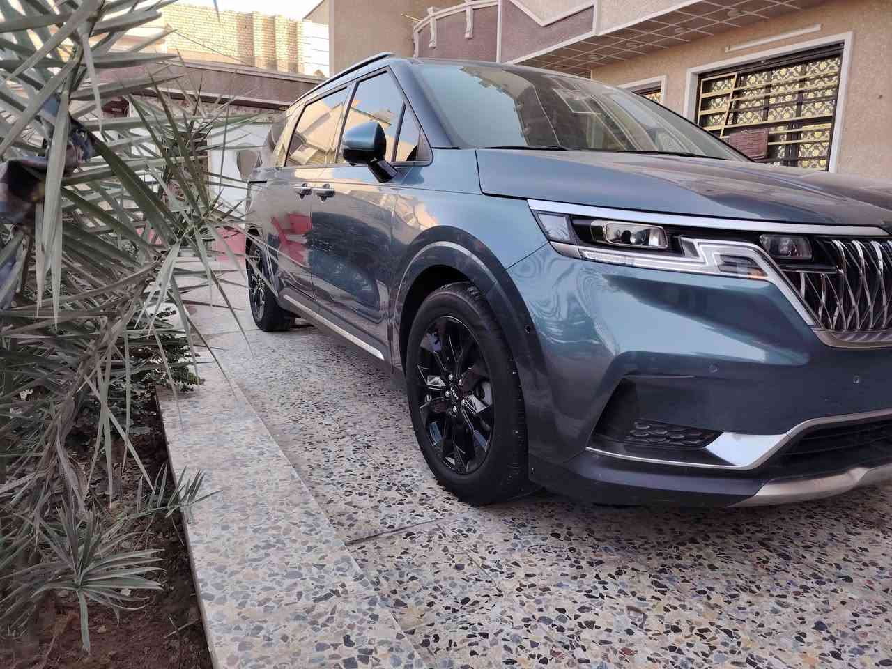 السلام عليكم كيا كرنفال موديل ٢٤ فول مواصفات للاخير ماشية ١٦الف بيهة بس بنيد صبغ فقط للاستفسار واتساب *********** مكاني بغداد السعر ٢٤٠ورقة بدون رقم سونار موجود راسلني ادزلك تفاصيلهة
