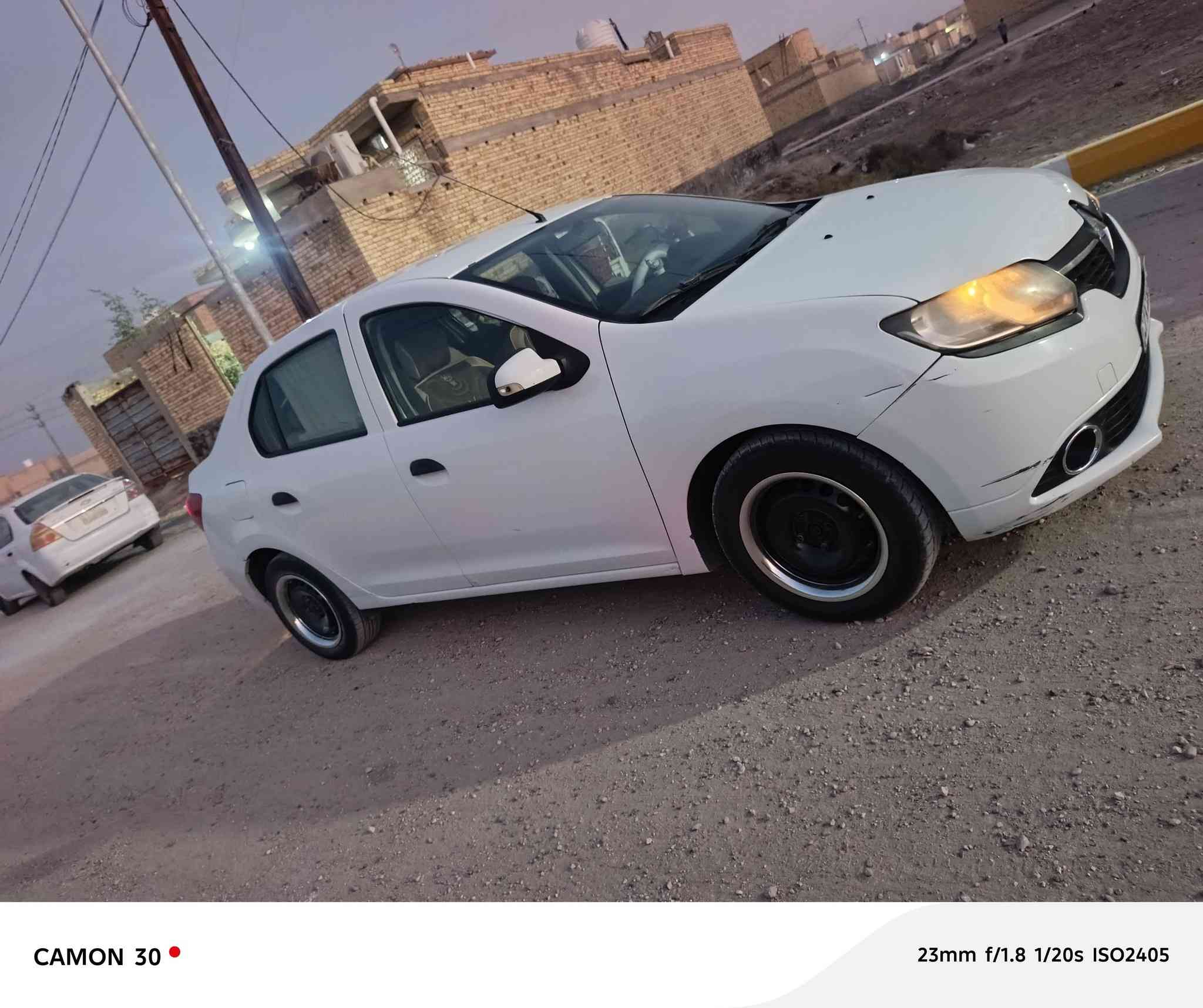 رينو موديل ٢٠١٦ السياره كفاله رقم أنگليزي بسمنه سنويه جديده ب٦٥
رقمي ***********
