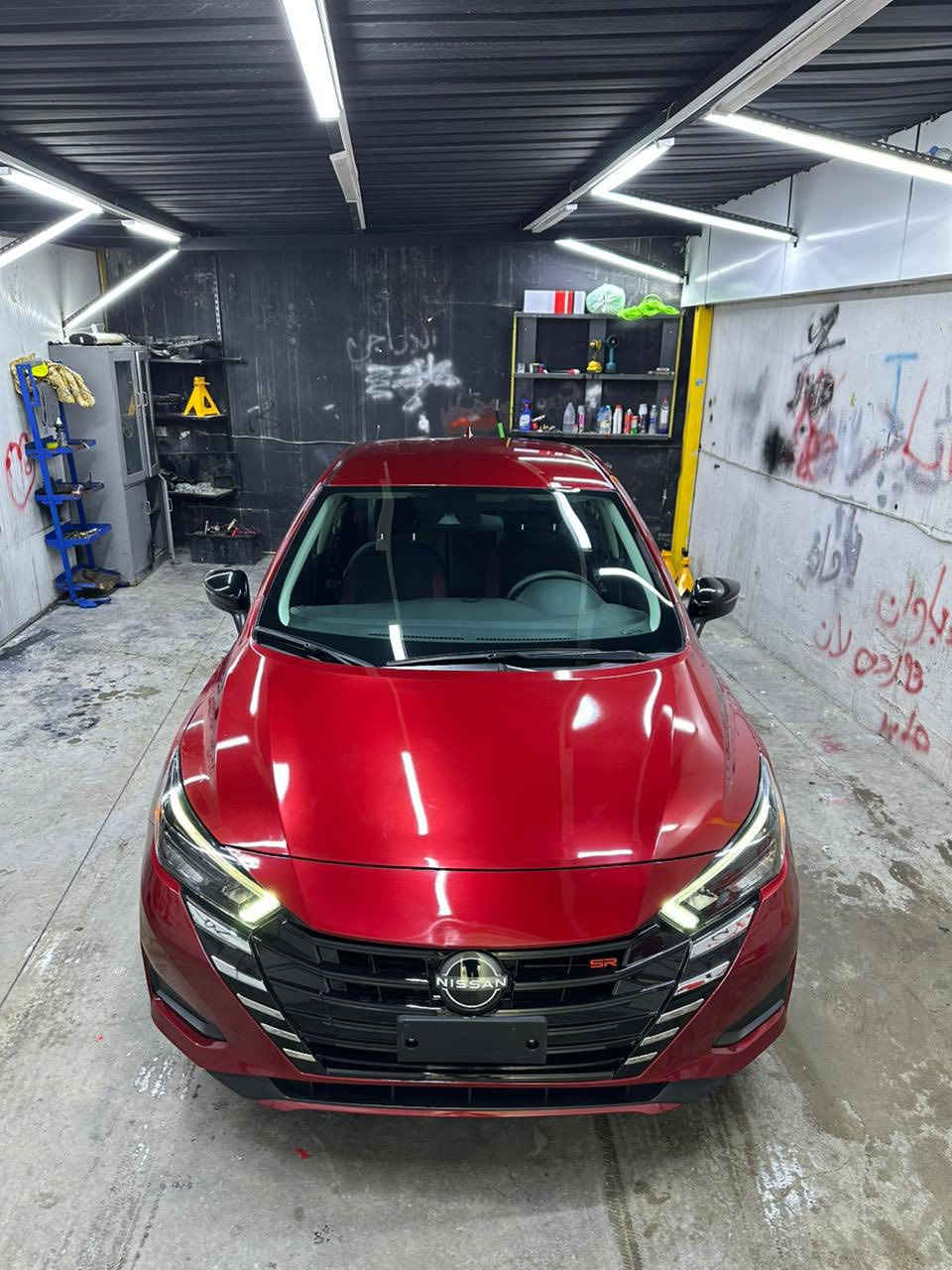 نيسان فيرسا 2024 SR فول مواصفات 🚘
• ماشية: 11 الف فقط
 • بونيت +جاملغ صبغ بدون شاصي شرط
ايرباك ستيرين وبرده مرجع بلادي

📋 المواصفات:

 • شاشة كبيرة مع Apple CarPlay / Android Auto
 • شاحن لاسلكي 📱
 • رادارات أمامية + خلفية 🚦
 • حساسات أمامية وخلفية
 • كاميرا خلفية عالية الدقة 🎥
 • مقاعد مخمل مع لمسات رياضية SR
 • ستيرن مع تحكم كامل (أوامر صوتية + ميديا + كروز كونترول)
 • كروز كونترول ذكي (Adaptive Cruise Control)
 • دخول ذكي + تشغيل بصمة
 • LED لايتات أمامية
 • نظام تنبيه مغادرة المسار + تحذير اصطدام أمامي
.
.
.
.
📌 السيارة نظيفة جدا مابيه مصرف دينار
رقم شاصي 3N1CN8FV0RL817469
📍مكان السيارة : اربيل
السعر : 114$ ورقة
📍السيارة رقم كاتى تترقم شمالي ب 12 ورقة فقط بأسم المشتري
*********** واتس اب
***********
