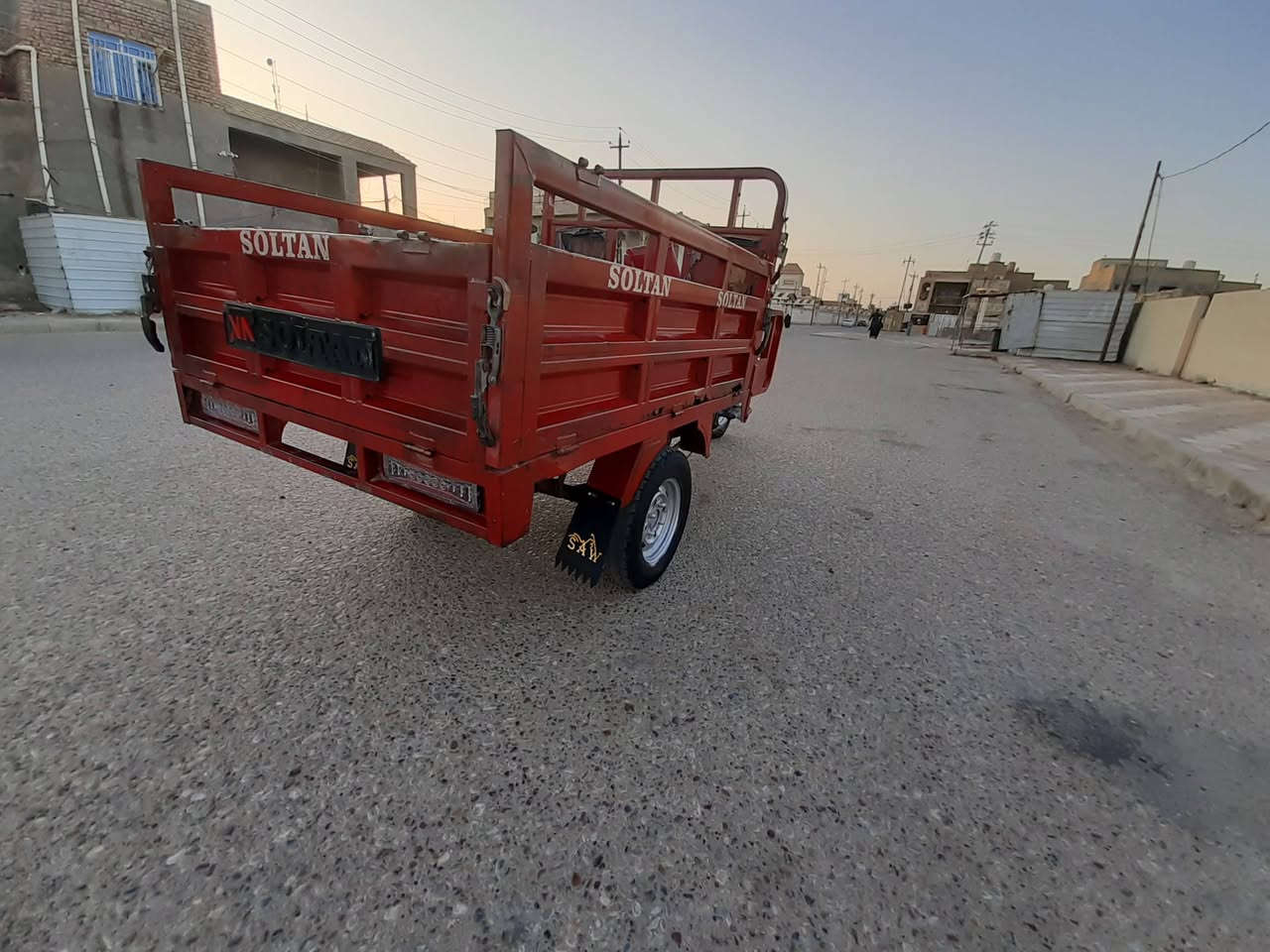 سلام عليكم ستوته للبيع مديل 18 ستوته نضيفه وكيلهه بشارع بغداد السعر مليون و ٤٠٠ وشراي يتصل ***********
