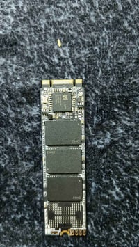 SSD M.2 SATA • ٢٥٦ جيجا • ويندوز ١٠ برو