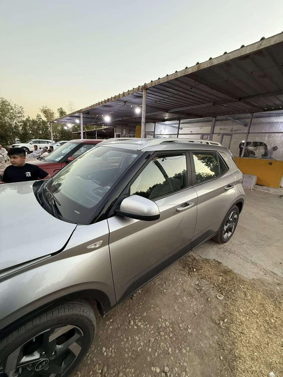 السلام عليكم
هونداي فينو 2023 
مواصفات:
رادار امامي-جانبي-خلفي
تحديد مسار
كروز سرعه
درايف مود
لايت زينون عالي ناصي
فتحة سقف
وبقية المواصفات معروفة
السيارة ماشية 27 الف قابل للزيادة
السعر 140 وبيها مجال بسيط
للاستفسار والتواصل..
***********
