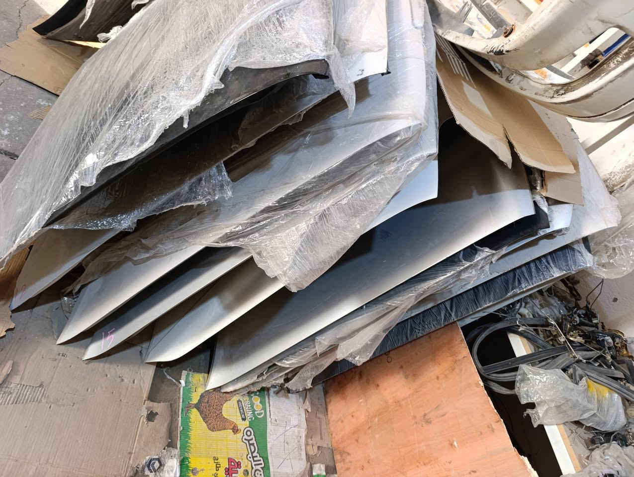 قطع غيار السيارات اليابانيه العنوان سوق الشيوخ طريق العكيكه السايدين مجمع الاصدقاء ***********.   التواصل خاص او واتساب فقط مراسله
