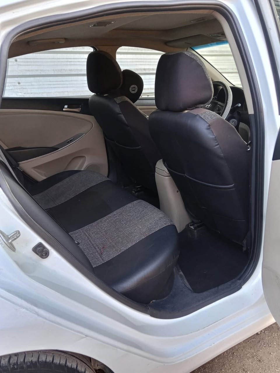 سياره اكسنت موديل ٢٠١٧ وارد خليجي السياره ماشيه ٧٩ الف المكان بغداد السياره تحويل ثاني يوم ***********
