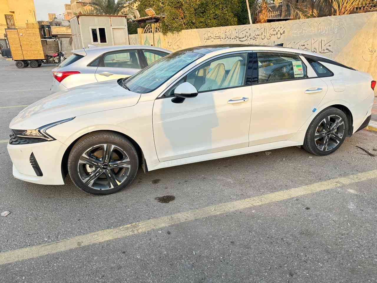 السلام عليكم للبيع k5 2023 خليجي محرك 2000
ماشية 59000كم حقيقي ع وضع الشركه  حتى سبيرها بعده منازل

مكفولة كفالة عامه

سقف بانروما 

بصمه تشغيل وابواب وصندوق 

ويل كـاب كروم  18 انج

حساسات  امامي خلفي

كامره وشاشه 

رقم بغداد بإسمي تحويل مباشر 

سيارة جديده بحاله الزيرووو وبل عافيه ع الياخذها 
وعليها سيرفس شركة كامل بحدود 1000$ هاي هديه وياها

مكان السيارة كربلاء 

للإستفسار
***********
