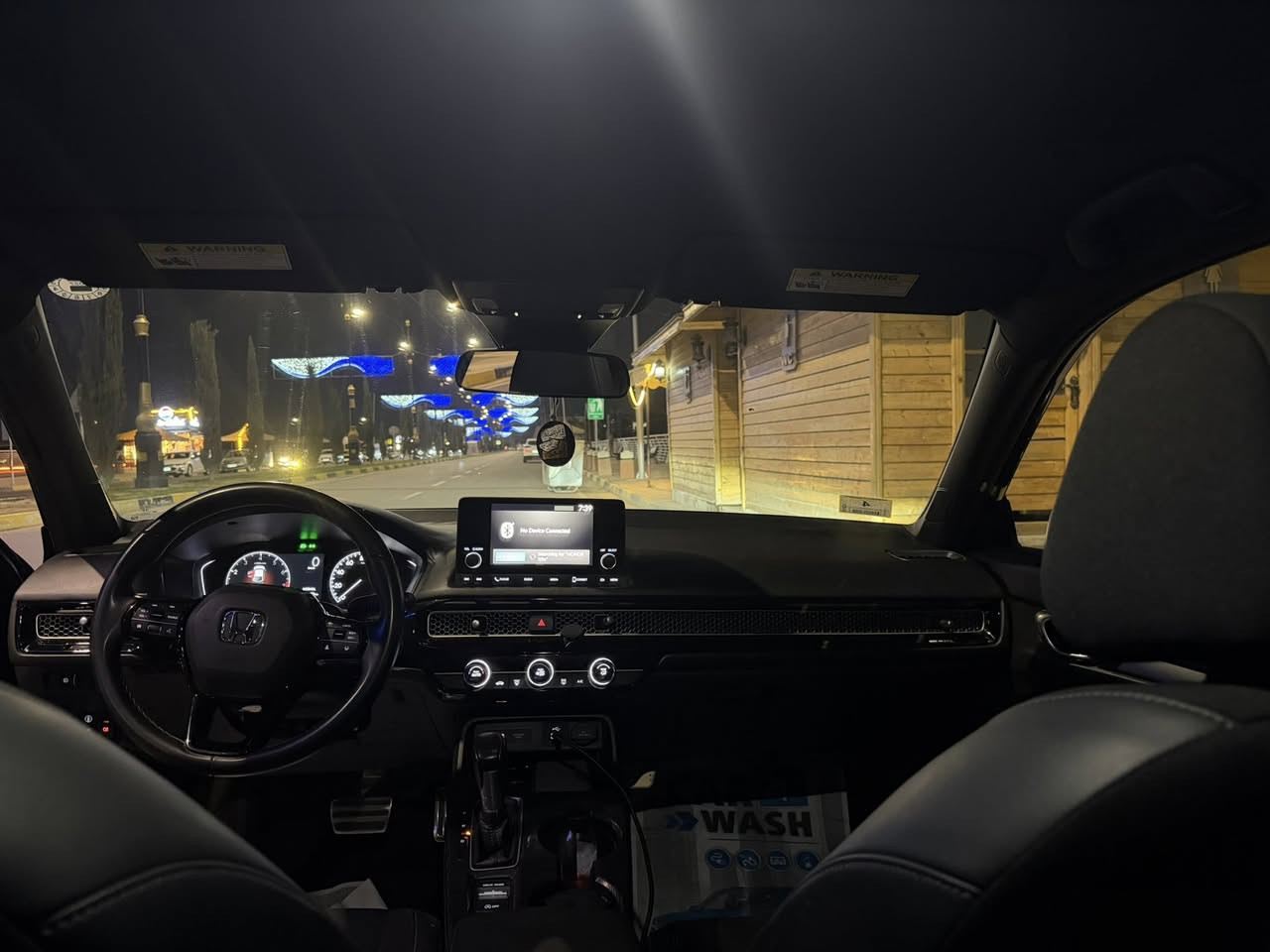 هوندا سيفيك ٢٠٢٣ ( للبيع )
‏Honda Civic

فئة Sport بتصميم Hatchback 

المحرك : 4 سلندر، سعة 2.0 لتر (تنفّس طبيعي)، يولد قوة 158 حصان وعزم دوران 187 نيوتن متر

الإضاءة: مصابيح أمامية وخلفية بالكامل LED

. أنظمة الأمان (Honda Sensing)

تأتي السيارة مزودة بحزمة أمان متطورة تشمل:

• مثبت السرعة التكيفي (Adaptive Cruise Control).

• نظام الحفاظ على المسار والتحذير من الخروج عنه.

• فرامل الطوارئ التلقائية.

• كاميرا خلفية متعددة الزوايا. 

والسياره ياباني رزانه تقرا  الف

سنويه جديده بأسمي مرقمه دهوك 

رقمي ***********

هزه جديده بشهر الواحد سويتها

ومشايه ٢٥ الف كيلو  بس يعني فول جديده

 

الضرر :

ضربتها جاملغ يمين  واليسار كما موضح بلصور

ضربتها لطيفه كلش ممتاذيه حيل

السعر. ١٣٥ وبيها مجال للطيبين

مكاني الموصل.

#معارض #للبيع #سيارات

#معارض_دهوك #معارض_اربيل #معارض_الموصل

#سيارات_للبيع

#هوندا
