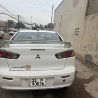 سيارة لانسر قرش ٢٠١٦ سيارة نضيفة كعدتها كلش حلوى ما ناقصها شي ما بيها ...