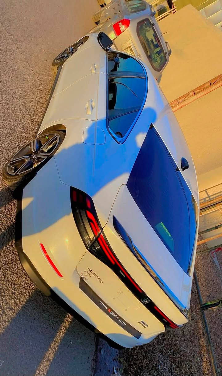 🔥 للبيع — السموراي الياباني 🔥
✨ هوندا أكورد 2024 سبورت هايبرد ✨

🚗 الموديل: هوندا أكورد 2024

⚡ الفئة: Sport Hybrid

🔧 المحرك: 2000 سي سي

📏 الممشى: 40 ألف ميل فقط

🎨 داخل لونين — طابع رياضي فاخر

🏷️ رقم بغداد

👤 الاستخدام: على يد وحدة (1) ومعتني بيها جداً

📌 المواصفات:

✔️ سبورت هايبرد (مواصفات كاملة ومعروفة)

✔️ اقتصادية عالية بالوقود

✔️ قيادة ناعمة وثبات عالي

✔️ نظافة ممتازة جداً

📌 الملاحظات:

🔧 ضرر بنيد فقط  (مبدل نفس اللون بدون الصبغ)

🔧 إيرباك الدركه + البردة الأمامية فقط امبدلات راجعات ابلادي 

📷 صور الحادث مرفقة للشفافية

📍 موقع السيارة:

بغداد -البلديات 

💰 السعر:190 ورقه امريكي

💬 بيها مجال للشراي الجاد فقط

📞 للتواصل اتصال أو واتساب:

***********

✨ سيارة مميزة ونظيفة — فرصة للجادين فقط ✨
