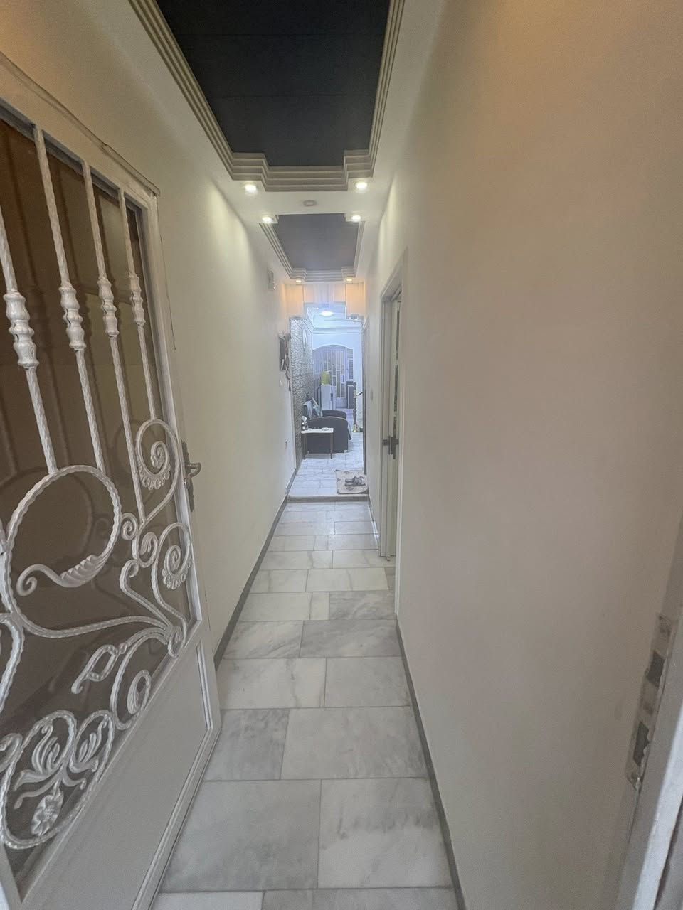 بيت ثلاث طوابق مساحة ٨٠ متر للبيع في البلديات دور العمال قرب مدرسة الشهيد جمعة السوداني 
يحتوي الطابق الاول على طرمة وصالة وحولي ومطبخ وخدمات ومناور عدد ٢
 والطابق الثاني غرفتين وخدمات
 والطابق الثالث غرفة كبيره وخدمات وسطح 

التواصل خاص فقط


**إذا كنت صاحب هذا الإعلان وتريد حذفه لأي سبب، رجاءا أرسل رسالة إلى الدعم الفني**